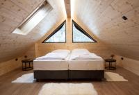 Superior Duplex Apartment with Balcony - Lake and Mountain View