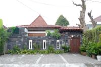 B&B Yogyakarta - Puri Langenarjan Guest House - Bed and Breakfast Yogyakarta