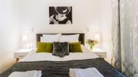 Deluxe One-Bedroom Apartment with Garage - Rakowicka 15