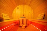 Apartment PLAZA -Wallbox 11kW- Free parking with video surveillance- Private SPA- Jacuzzi, Infrared Sauna, Luxury massage chair, Entry with PIN 0 - 2h, FREE CANCELLATION 24 hours before Check In,Premium pillows and mattress - Chambres d'hôtes Slavonski Brod