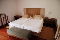 Tweepersoonskamer met 2 Aparte Bedden en Uitzicht op de Bergen