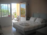 Monolocale con Vista Mare Parziale - Piano Terra