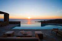 Luxury Cycladic Villa-Enjoy Infinity Pool Sunsets - B&B Koundouros