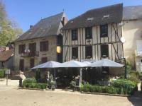Auberge Henri IV - B&B Ségur-le-Château