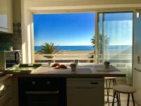 B&B Canet-en-Roussillon - "PLAGE" Splendide Vue Mer depuis la chambre et le salon cuisine, 20m de la plage! - Bed and Breakfast Canet-en-Roussillon