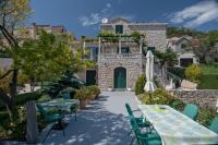 Apartment in Bol with Terrace, Air condition, WIFI, Dishwasher (3758-1) - Chambres d'hôtes Bol