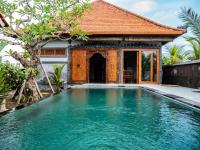 Fins Villa Medewi - B&B