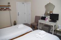 Zweibettzimmer mit eigenem Bad