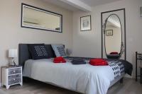 Villa des sables avec 1 studio pour 2 personnes pouvant être complété par une chambre avec sa salle de bain et WC si 4 personnes - Chambres d'hôtes Cabourg