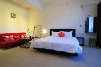Zimmer mit Kingsize-Bett und Bergblick