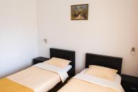 Zweibettzimmer mit Balkon