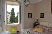 Single Room with Shared Bathroom