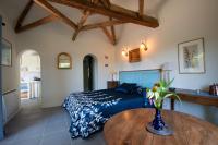 Deluxe Double Cottage with Castle View