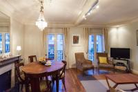 B&B Paris - Greeter-Appartement Haussmannien avec balcon - Bed and Breakfast Paris