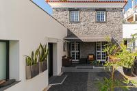 OurMadeira - Grayci's House, contemporary - B&B