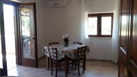 Estudio con vistas al jardín
