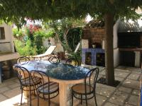 Seb&Laeti Guesthouse - Bed and Breakfast Saint-Laurent-d'Aigouze