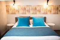 Two Connecting Double Rooms with Shared Bathroom