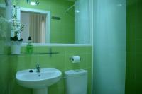 Dreibettzimmer mit eigenem Bad