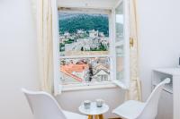 Zimmer mit Kingsize-Bett