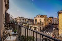 Camera Matrimoniale con Bagno Privato e Balcone