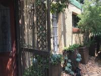 Contemporary Stay at Giraffe Cottage - Bed and Breakfast