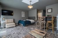 The LIV. - Central Station - B&B Cologne