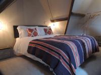 King Studio with Sofa Bed
