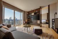 Crest King Suite with Two Balconies and View - High Floor/Lounge Access