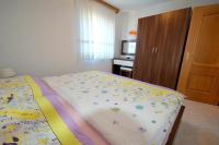 Appartamento con 2 Camere da Letto - Primo Piano