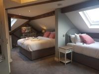 Deluxe King Triple Room