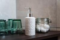 Apartment with Mountain View