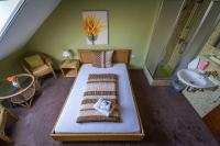 Single Room with Shared Bathroom