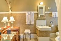 Family Queen and Twin Room