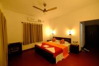 Deluxe Double Room (2 Adults + 1 Child)