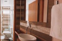 Queen Suite (no parking space)