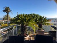 B&B Antibes - Gorgeous one-bedroom apartment with terrace and sea view -StayInAntibes- Bijou Plage - Bed and Breakfast Antibes