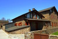 Casa adosada con gran jardín en Fontanals - B&B Soriguerola