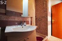 Doppelzimmer mit eigenem Bad und Balkon