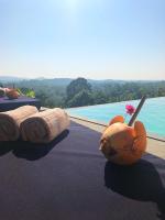 NAKED Villa - Bed and Breakfast