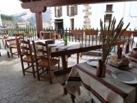 Hostal Ezkurra - Bed and Breakfast Ezkurra