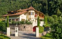 Weingut & Apartments Weitgruber Raffeis - Bed and Breakfast Meran