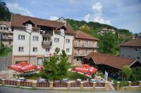 Atomski cvet Atomska banja Gornja Trepča - Chambres d'hôtes Čačak