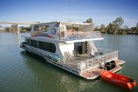 Four-Bedroom Houseboat - Absolute Indulgence