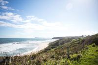 Stunning Waterfront only 10 minutes to Phillip Island - FREE EV UNIT 7kW for electric cars - pet friendly, fireplace FREE WIFI wine & chocolates - Chambres d'hôtes Kilcunda