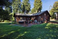 Fort Bragg Farmhouse - B&B