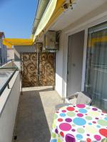 Apartment mit Balkon