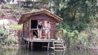 OM Hostel Bunyonyi - B&B