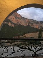Suite with Mountain View