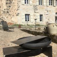 LA CURE grande maison de charme de 2 a 14 personnes - B&B Saint-Urcize